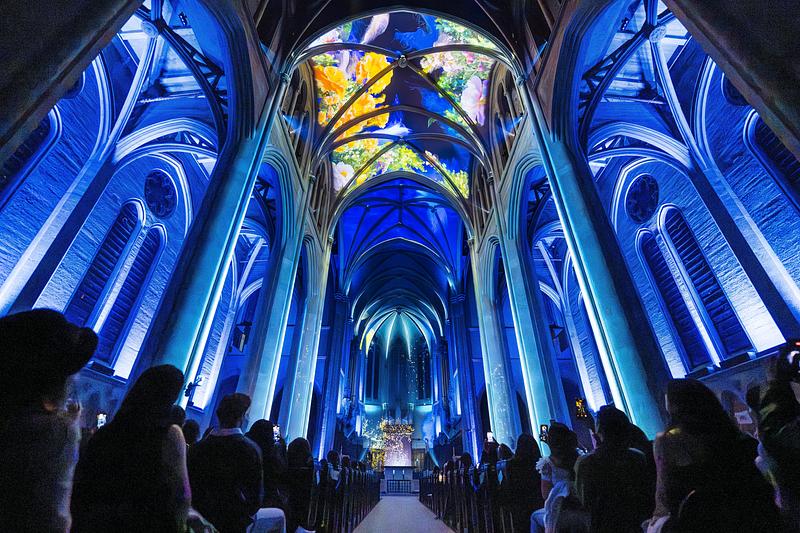 Press kit | 1089-13 - Press release | AURA by Moment Factory: Transforming Iconic Cultural Venues Into Must-Visit Immersive Destinations - Moment Factory - Multimedia Design - AURA Grace Cathedral, San Francisco (inaugurated in 2025) - Photo credit: Moment Factory