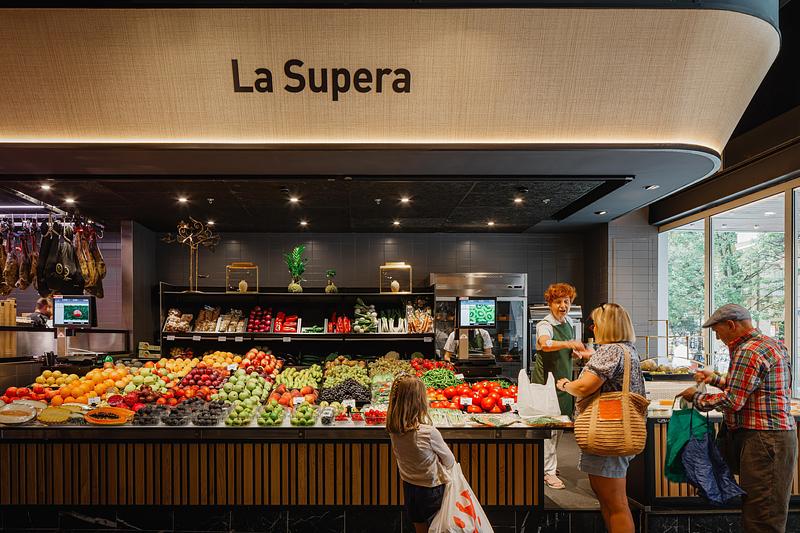 Dossier de presse | 3724-18 - Communiqué de presse | San Martin Market - EL EQUIPO CREATIVO - Design d’intérieur commercial - Ground floor - Crédit photo : <p>Aitor Estévez</p>