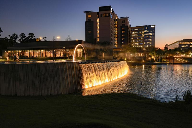 Press kit | 7810-02 - Press release | Arc ZERO: A Houston First - James Tapscott - Art - The artwork sits in perfect harmony with the watery site - Photo credit: Studio JT