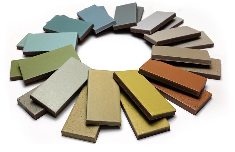 Dossier de presse | 5613-01 - Communiqué de presse | Introducing Caldera - the newest distinctive tile collection from Clayhaus Modern Tile - Clayhaus Modern Tile - Produit -  The Caldera Collection is available in 24 textured matte glazes, 12 colors, each available in both Flat and Speckled finish.  - Crédit photo : Clayhaus Modern Tile