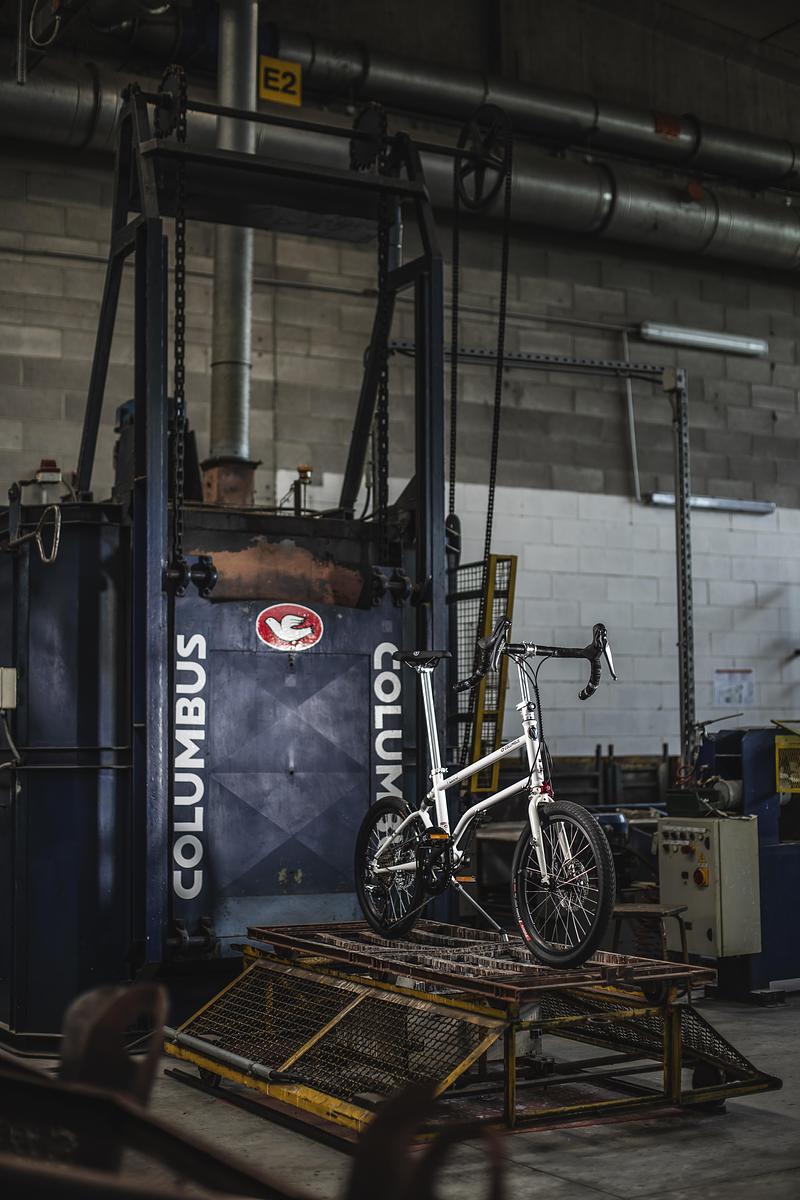 Press kit | 1833-09 - Press release | VELLO Turns to Iconic Steel Manufacturer Columbus: New Partnership Announced During Milan Design Week - VELLO Bike - Industrial Design - Photo credit: Felix Busso