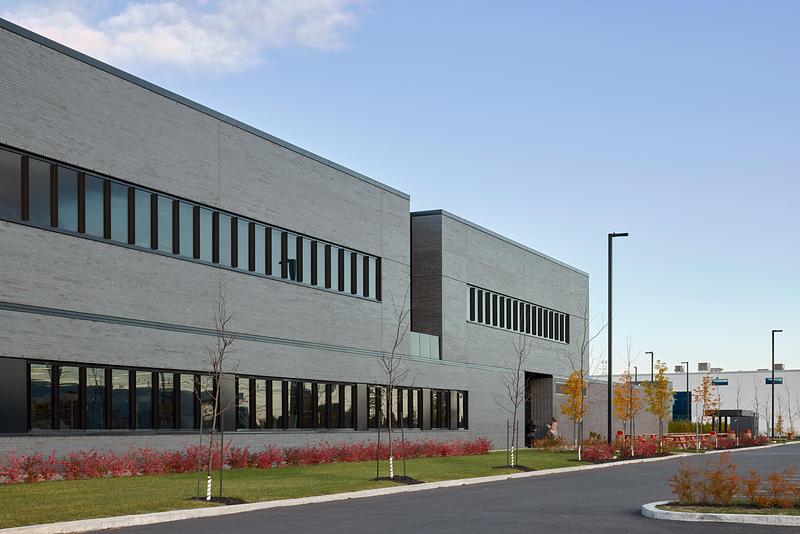 Press kit | 1440-05 - Press release | NFOE and Archi– Design Monolithic Laboratory in Quebec - NFOE  | Archi– - Institutional Architecture - East facade - Photo credit: James Brittain