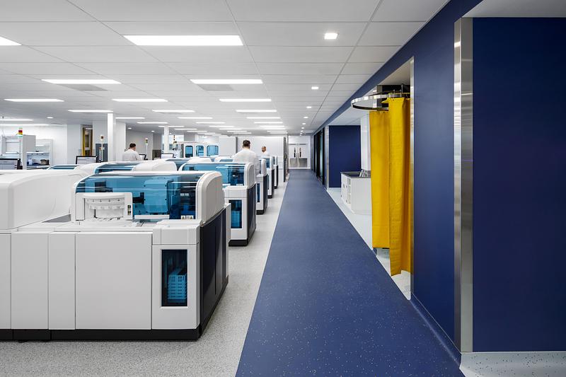 Press kit | 1440-05 - Press release | NFOE and Archi– Design Monolithic Laboratory in Quebec - NFOE  | Archi– - Institutional Architecture - Central lab - Photo credit: Stéphane Brügger