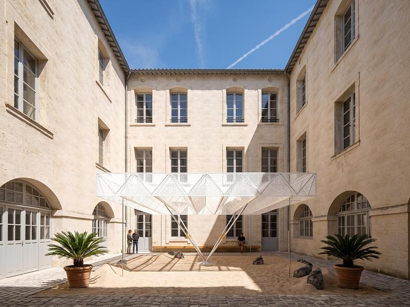 Dossier de presse | 982-59 - Communiqué de presse | Festival des Architectures Vives 2026: équipes et projets - Association Champ Libre - Évènement + Exposition - 운지(雲紙) LE NUAGE SUSPENDU - Crédit photo : <p class="">OFNN Group : Sanghoon Park et Sung-min Park</p>