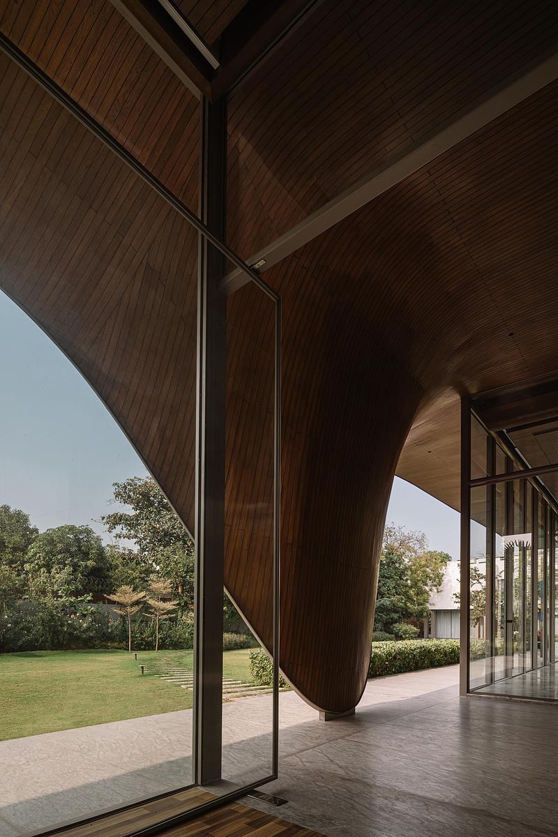 Press kit | 6986-04 - Press release | The Dip Pavilion - andblack design studio - Residential Architecture - Photo credit: Ishita Sitwala