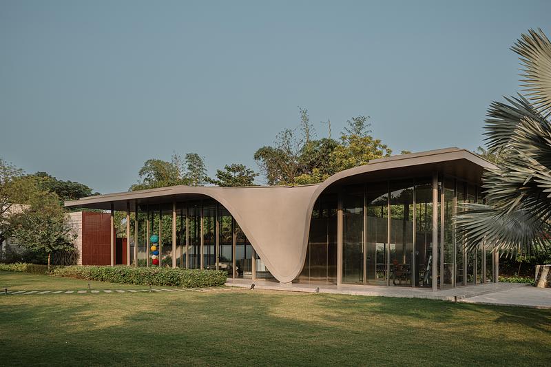 Press kit | 6986-04 - Press release | The Dip Pavilion - andblack design studio - Residential Architecture - Photo credit: Ishita Sitwala