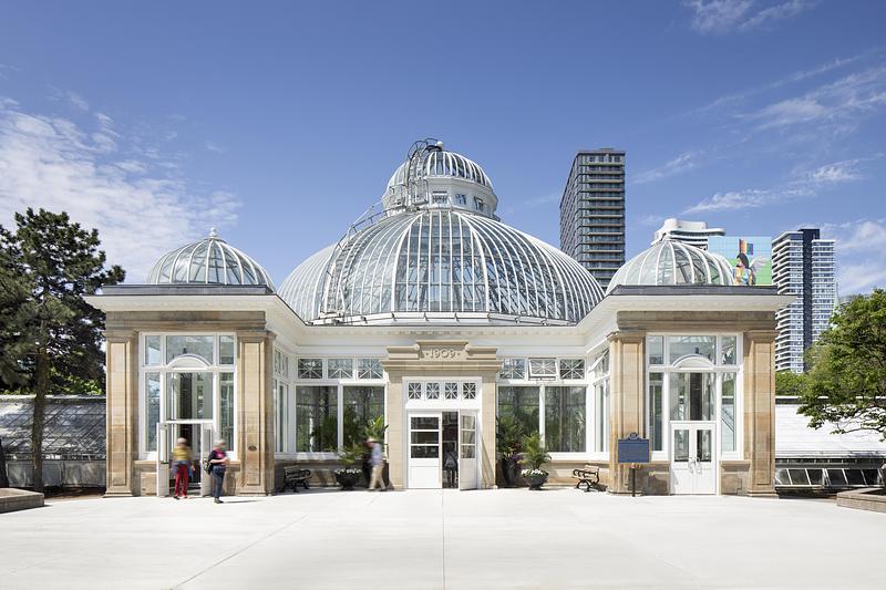 Dossier de presse | 1069-05 - Communiqué de presse | Allan Gardens Palm House Restoration Honoured with Lieutenant Governor’s Award as Momentum Builds for Conservatory Expansion - Zeidler Architecture Inc. - Architecture institutionnelle - Exterior - Crédit photo : Adrien Williams