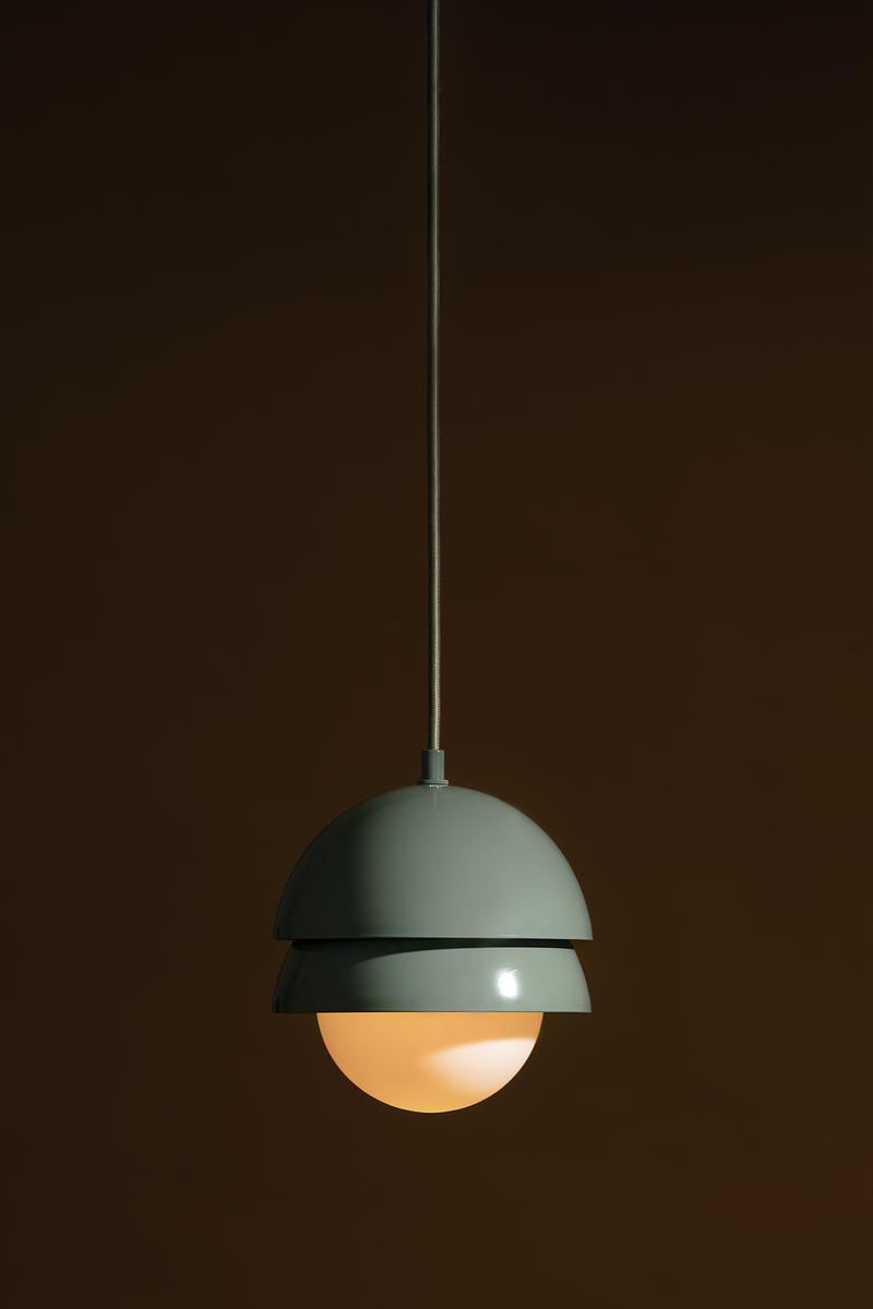 Dossier de presse | 1942-08 - Communiqué de presse | Collection Forma : Une nouvelle façon de penser la lumière - Luminaire Authentik - Design d’éclairage -  Forma 010-LA00 Couleur : CTL  - Crédit photo : Luminaire Authentik
