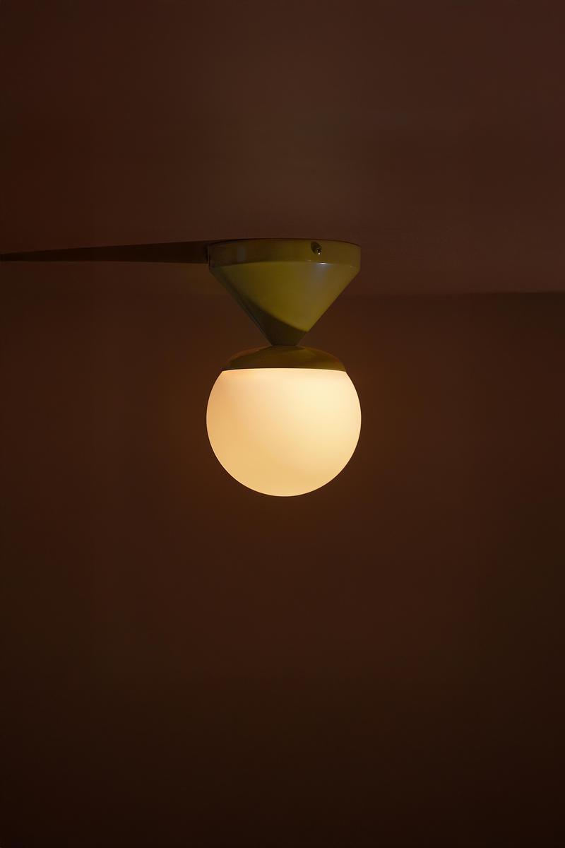 Dossier de presse | 1942-08 - Communiqué de presse | Collection Forma : Une nouvelle façon de penser la lumière - Luminaire Authentik - Design d’éclairage -  GB06-LA26 Couleur : KAL  - Crédit photo : Luminaire Authentik