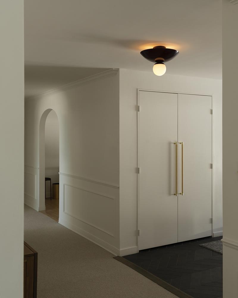 Dossier de presse | 1942-08 - Communiqué de presse | Collection Forma : Une nouvelle façon de penser la lumière - Luminaire Authentik - Design d’éclairage -  Forma 003-LA30 Couleur : BAL  - Crédit photo : Luminaire Authentik