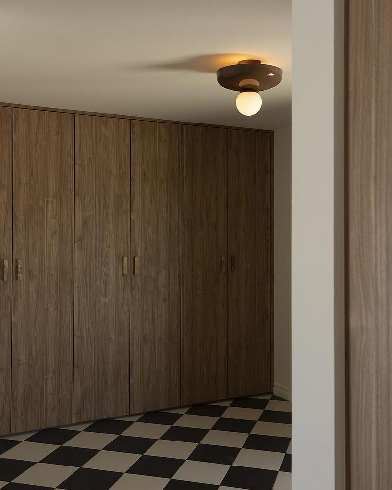 Dossier de presse | 1942-08 - Communiqué de presse | Collection Forma : Une nouvelle façon de penser la lumière - Luminaire Authentik - Design d’éclairage -  Forma 004-LA30 Couleur : COL  - Crédit photo : Luminaire Authentik