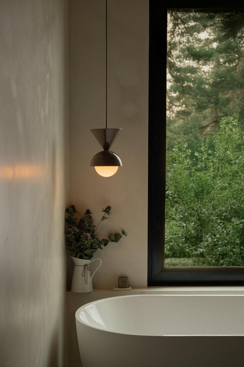 Dossier de presse | 1942-08 - Communiqué de presse | Collection Forma : Une nouvelle façon de penser la lumière - Luminaire Authentik - Design d’éclairage -  Forma 008-LA00 Couleur : COL  - Crédit photo : Luminaire Authentik