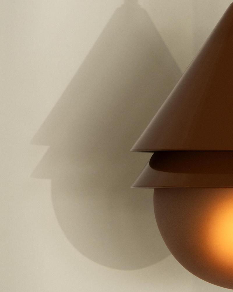 Dossier de presse | 1942-08 - Communiqué de presse | Collection Forma : Une nouvelle façon de penser la lumière - Luminaire Authentik - Design d’éclairage -  Forma 009 LA00 Couleur : TCT  - Crédit photo : Luminaire Authentik