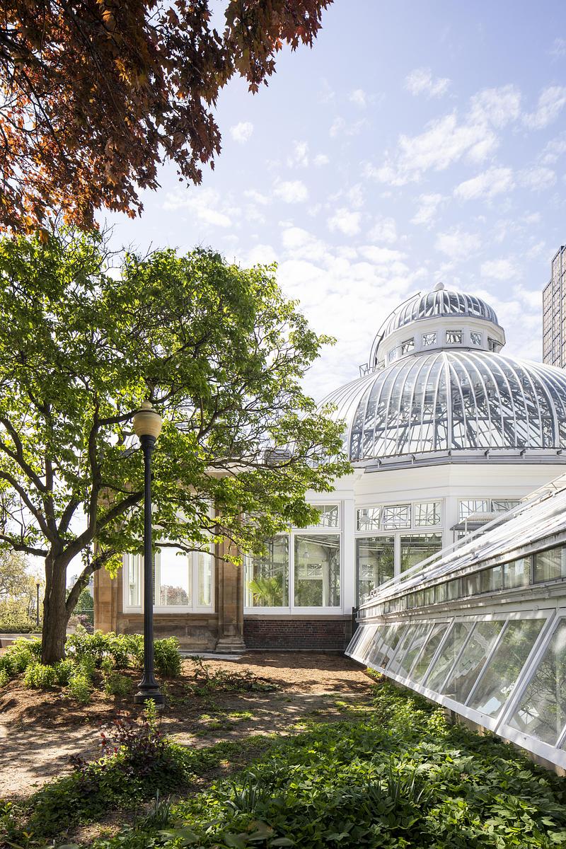 Dossier de presse | 1069-05 - Communiqué de presse | Allan Gardens Palm House Restoration Honoured with Lieutenant Governor’s Award as Momentum Builds for Conservatory Expansion - Zeidler Architecture Inc. - Architecture institutionnelle - Exterior - Crédit photo : Adrien Williams