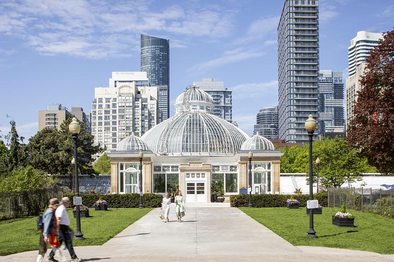 Dossier de presse | 1069-05 - Communiqué de presse | Allan Gardens Palm House Restoration Honoured with Lieutenant Governor’s Award as Momentum Builds for Conservatory Expansion - Zeidler Architecture Inc. - Architecture institutionnelle - Exterior - Crédit photo : Adrien Williams