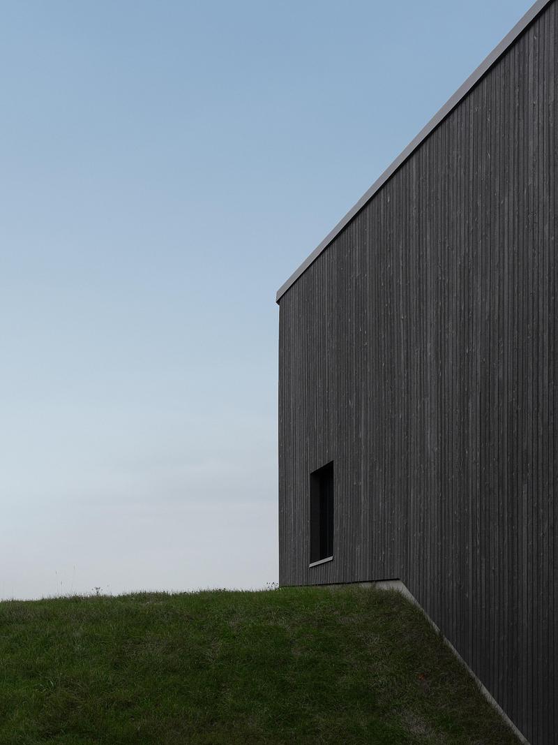 Dossier de presse | 1057-14 - Communiqué de presse | KANVA dévoile le musée du Parc Marie-Victorin : habiter la topographie pour révéler un patrimoine forgé par le temps - KANVA - Architecture institutionnelle - Crédit photo : Raphaël Thibodeau