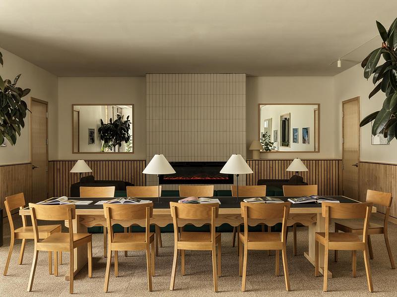 Dossier de presse | 7855-08 - Communiqué de presse | CIVILIAN Elevates Student Experience with Architecturally-Integrated Interiors at Bard College’s North Campus Residence Complex - CIVILIAN - Architecture commerciale - Crédit photo : Chris Mottalini