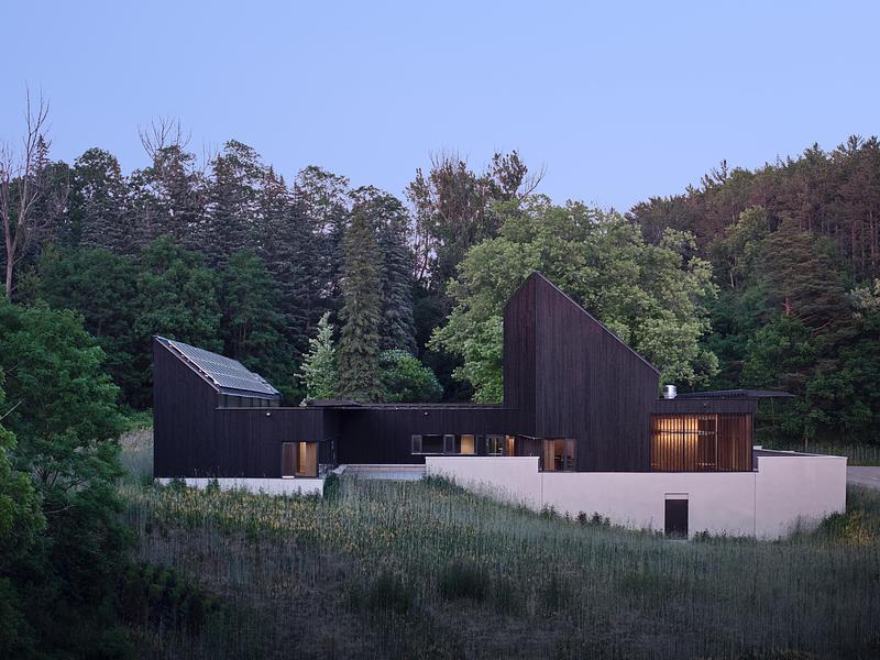 Press kit | 809-48 - Press release | AZURE Announces the 28 Winners of the 2026 AZ Awards - AZURE Media - Competition -  <p class="">Architecture - Buildings over 1000 SQM</p><p class="" style="">Winner &amp; People's Choice: University of Toronto Koffler Scientific Reserve by Montgomery Sisam Architects, King City, Canada</p>  - Photo credit:  Doublespace 