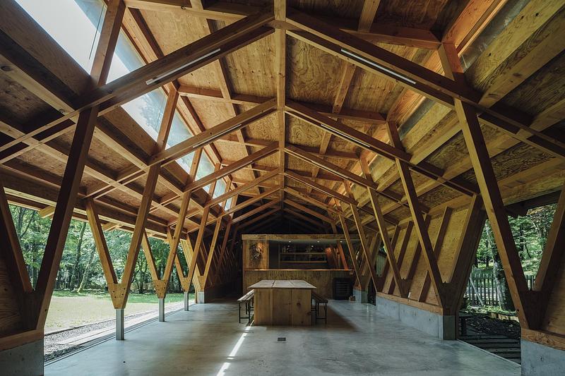 Press kit | 809-48 - Press release | AZURE Announces the 28 Winners of the 2026 AZ Awards - AZURE Media - Competition - <p class="">BUILDINGS UNDER 1,000 SQM</p><p>Winner: Three Roofs Timber Hall by OOTT, Nagano, Japan</p> - Photo credit: Tatsuya Tabii