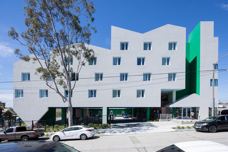 Press kit | 809-48 - Press release | AZURE Announces the 28 Winners of the 2026 AZ Awards - AZURE Media - Competition - Architecture - <p class="">MULTI-UNIT RESIDENTIAL BUILDINGS</p><p>Winner: 26 Point 2 Apartments by Michael Maltzan Architecture, Long Beach, U.S.</p> - Photo credit: Iwan Baan