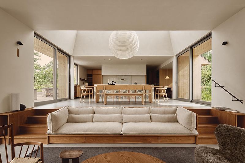 Press kit | 809-48 - Press release | AZURE Announces the 28 Winners of the 2026 AZ Awards - AZURE Media - Competition - Interiors - <p class="">RESIDENTIAL INTERIORS</p><p>Winner and People's Choice: Pine Island Cottage by Thom Fougere Studio and Bureau Tempo, Georgian Bay, Canada</p> - Photo credit: Alex Lesage