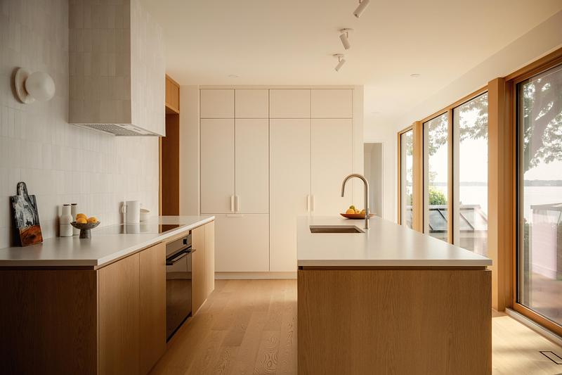 Press kit | 611-50 - Press release | New Guide 200: Index-Design Highlights Québec’s Most Influential Architecture and Interior Design Practices - Index-Design - Edition - De la Rive Residence, by Mise à jour Studio - Photo credit: Félix Michaud