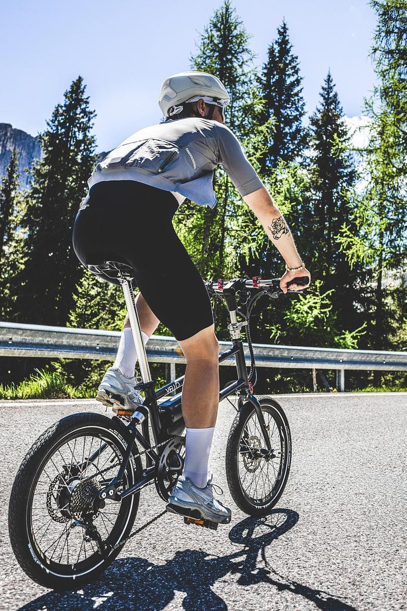 Press kit | 1833-10 - Press release | VELLO presents the world's first electric folding bike featuring the new Bosch HubLine drive system - VELLO BIKE - Industrial Design - VELLO VIA+ TOUR - Photo credit: Felix Busso
