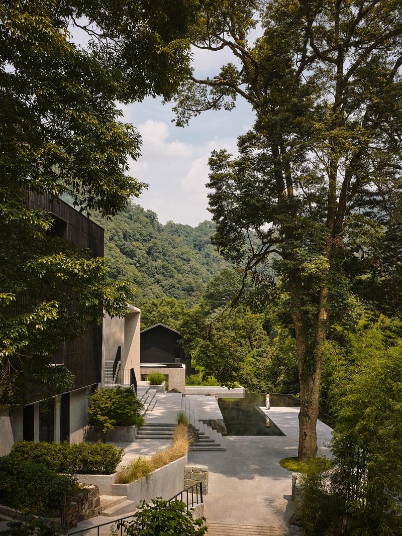 Dossier de presse | 7904-01 - Communiqué de presse | ZOLAND·Emei - Studio J. Bridgland - Architecture commerciale - Crédit photo : <p class="">Jonathan Leijonhufvud@AGENT PAY</p>