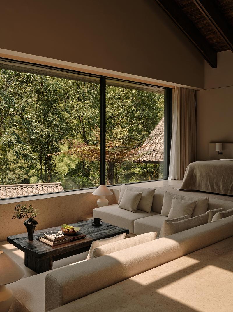 Dossier de presse | 7904-01 - Communiqué de presse | ZOLAND·Emei - Studio J. Bridgland - Architecture commerciale - Crédit photo : <p class="">Jonathan Leijonhufvud@AGENT PAY</p>