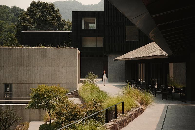 Dossier de presse | 7904-01 - Communiqué de presse | ZOLAND·Emei - Studio J. Bridgland - Architecture commerciale - Crédit photo : <p class="">Jonathan Leijonhufvud@AGENT PAY</p>