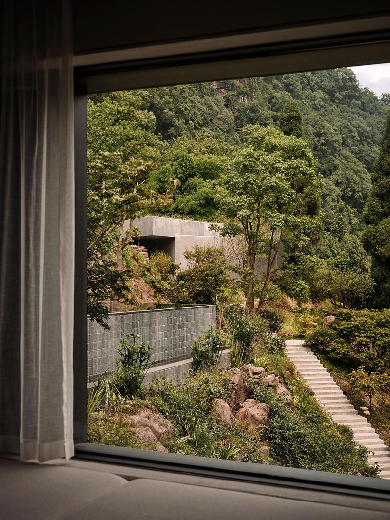 Dossier de presse | 7904-01 - Communiqué de presse | ZOLAND·Emei - Studio J. Bridgland - Architecture commerciale - Crédit photo : <p class="">Jonathan Leijonhufvud@AGENT PAY</p>