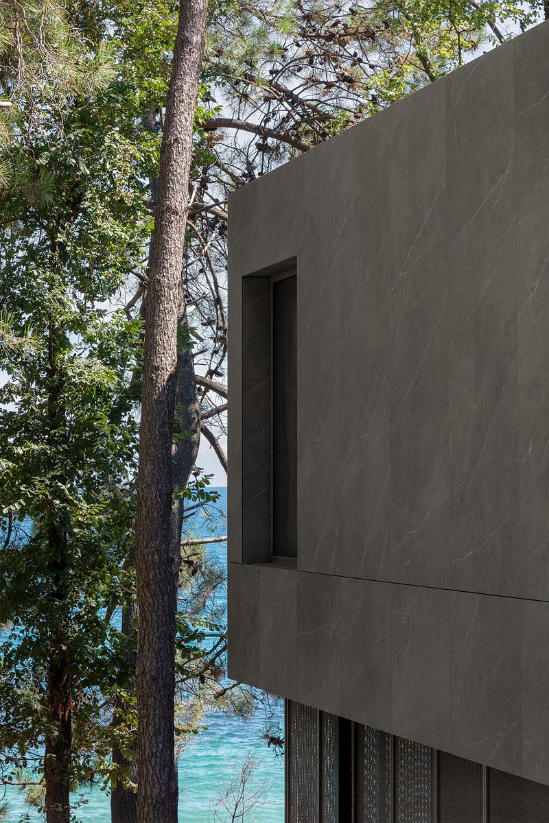 Press kit | 3045-05 - Press release | Pine House - STARH - Residential Architecture - Photo credit: Dian Stanchev