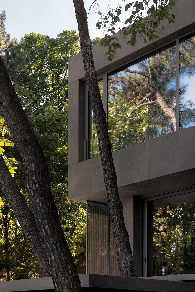 Press kit | 3045-05 - Press release | Pine House - STARH - Residential Architecture - Photo credit: Dian Stanchev