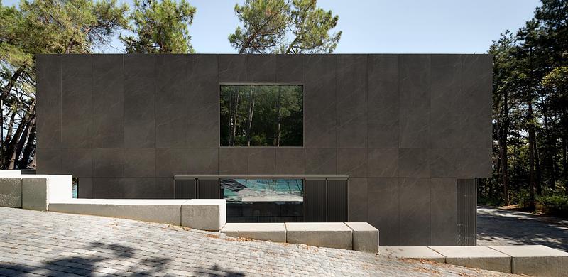 Press kit | 3045-05 - Press release | Pine House - STARH - Residential Architecture - Photo credit: Dian Stanchev