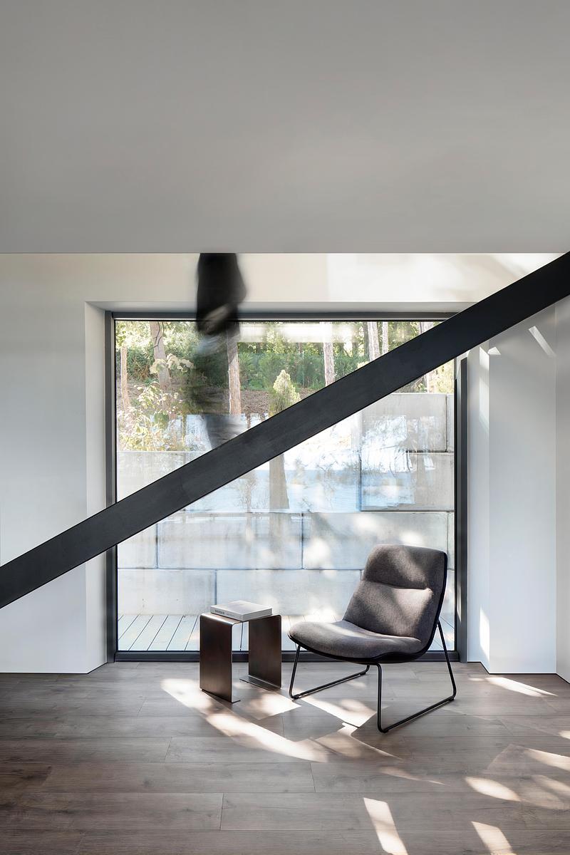 Press kit | 3045-05 - Press release | Pine House - STARH - Residential Architecture - Photo credit: Dian Stanchev