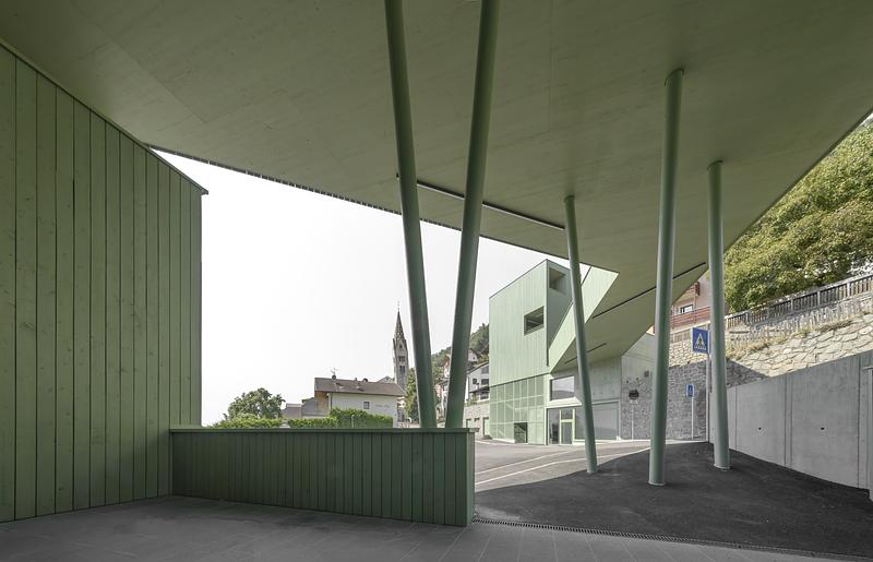 Press kit | 6799-01 - Press release | Roland Baldi Architects Completes Monolithic Multifunctional Building in Barbiano - Roland Baldi Architects - Institutional Architecture - Photo credit: Oskar Da Riz
