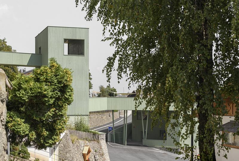 Press kit | 6799-01 - Press release | Roland Baldi Architects Completes Monolithic Multifunctional Building in Barbiano - Roland Baldi Architects - Institutional Architecture - Photo credit: Oskar Da Riz
