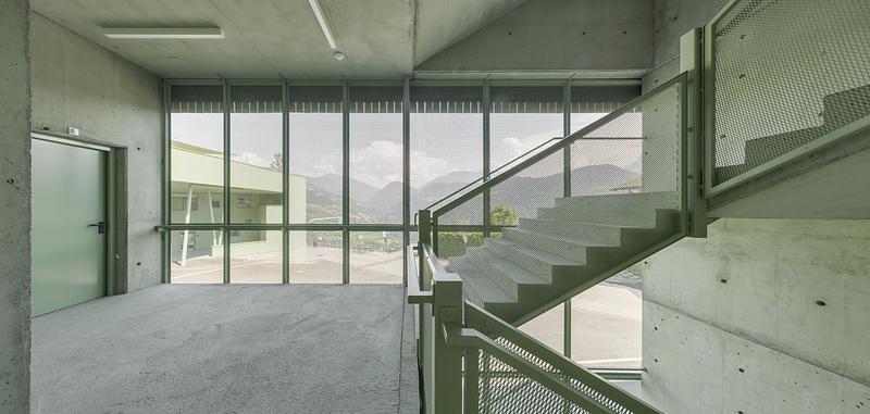 Press kit | 6799-01 - Press release | Roland Baldi Architects Completes Monolithic Multifunctional Building in Barbiano - Roland Baldi Architects - Institutional Architecture - Photo credit: Oskar Da Riz