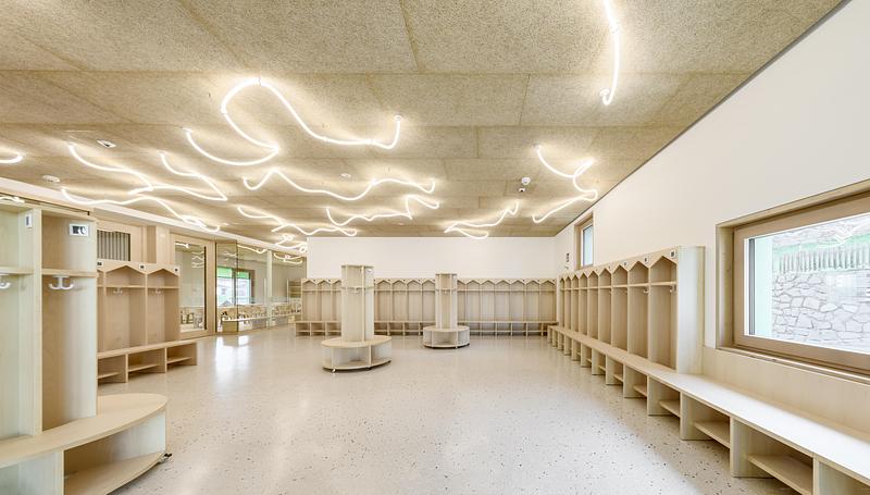 Press kit | 6799-01 - Press release | Roland Baldi Architects Completes Monolithic Multifunctional Building in Barbiano - Roland Baldi Architects - Institutional Architecture - Photo credit: Oskar Da Riz