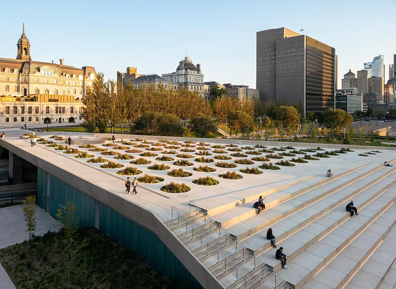 Press kit | 562-74 - Press release | 20 years of Montréal, UNESCO City of Design: two decades of innovation and influence - Bureau du design (Design Montréal), City of Montréal - Institutional Architecture - Place des Montréalaises, a multifunctional and commemorative public space, by Lemay + Angela Silver + AtkinsRealis - Photo credit: Vincent Brillant