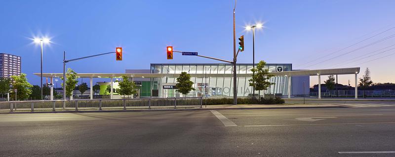 Dossier de presse | 718-05 - Communiqué de presse | Eglinton Crosstown LRT : Rehausser la qualité du design dans l'espace public - Daoust Lestage Lizotte Stecker Benech - Architecture institutionnelle - Crédit photo : Tom Arban