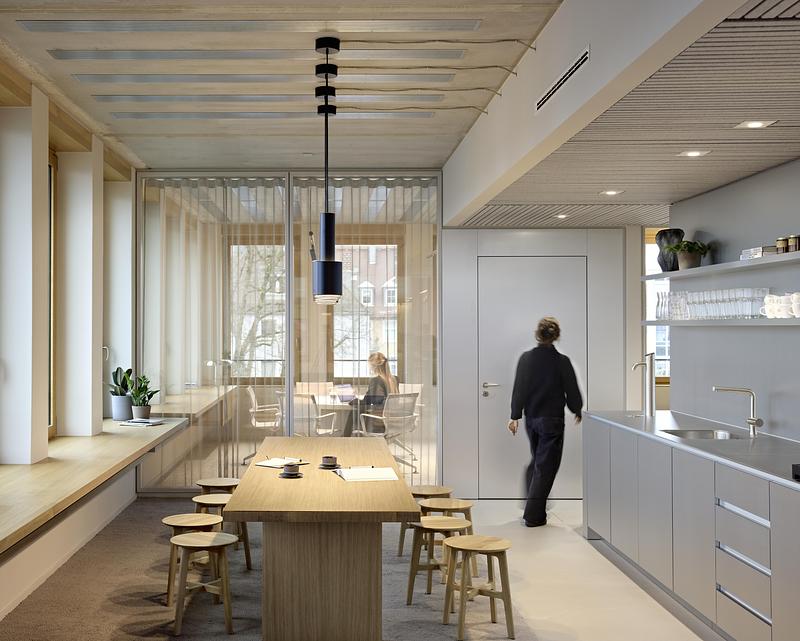 Dossier de presse | 2360-02 - Communiqué de presse | Reduced, Timeless Aesthetics: New BESTSECRET Design Office - HENN - Design d’intérieur commercial - Coffee point - Crédit photo : Mark Seelen | Seelen+