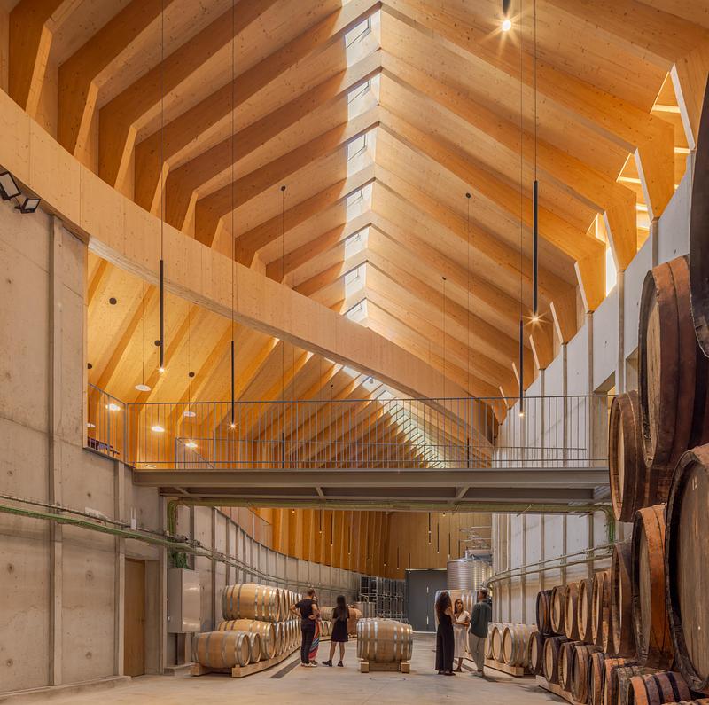 Press kit | 5153-01 - Press release | Quinta de Adorigo Winery - Atelier Sérgio Rebelo - Commercial Architecture - Photo credit: Fernando Guerra