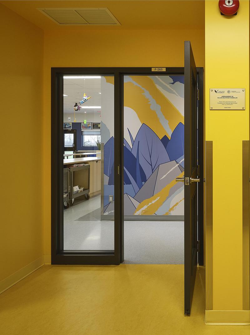 Press kit | 1299-15 - Press release | Externat Sacré-Cœur: When Design Becomes a Teaching Tool - Taktik design - Institutional Architecture - Entrance to the art class - Photo credit: Maxime Brouillet