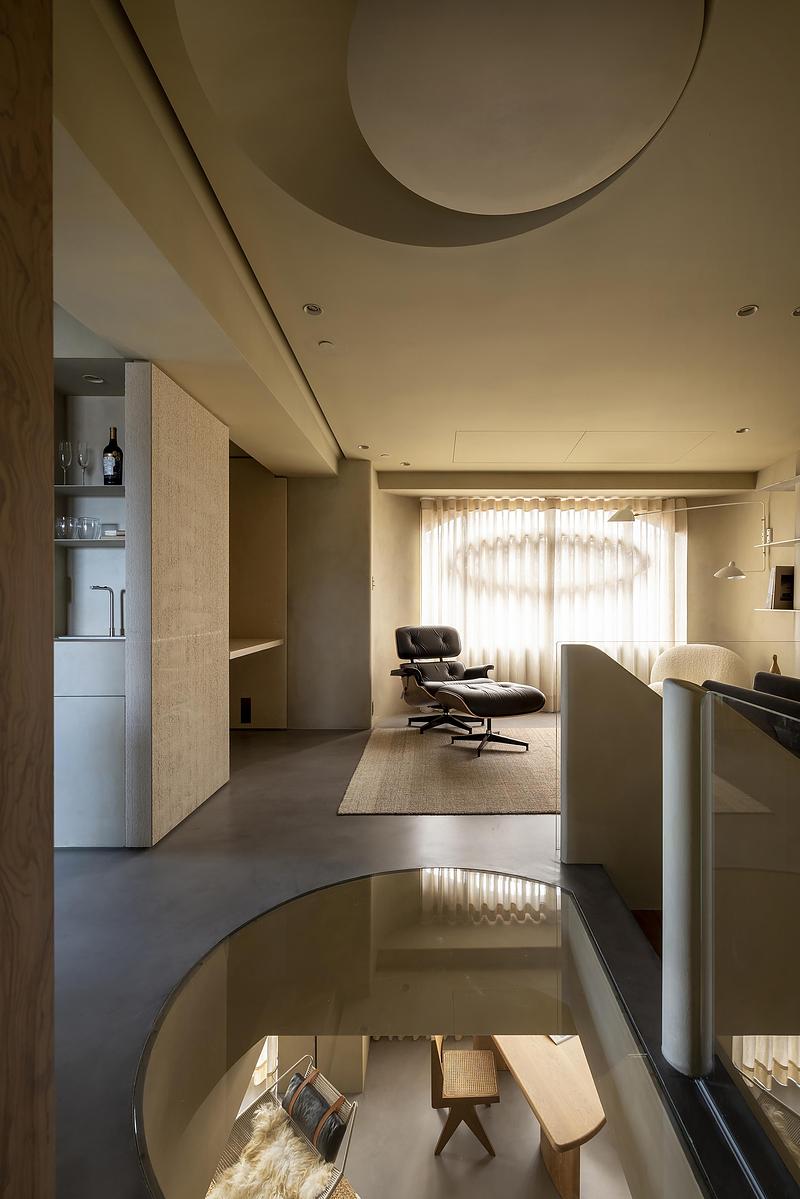 Dossier de presse | 4941-02 - Communiqué de presse | Peny Hsieh Interiors Completes The Sculpted Penthouse, a Calm Retreat Above in Taipei - Peny Hsieh Interiors - Design d’intérieur résidentiel - Crédit photo : Kuomin Lee