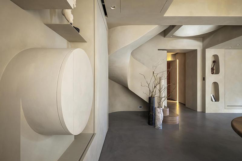 Dossier de presse | 4941-02 - Communiqué de presse | Peny Hsieh Interiors Completes The Sculpted Penthouse, a Calm Retreat Above in Taipei - Peny Hsieh Interiors - Design d’intérieur résidentiel - Crédit photo : Kuomin Lee