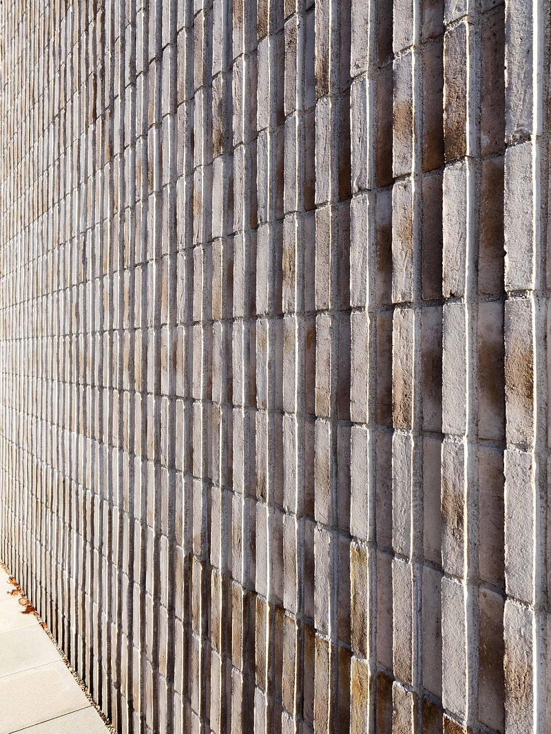 Press kit | 6515-05 - Press release | Ecole Brouch: Primary School - JSWD + Jim Clemes Ass. - Institutional Architecture -  Details on masonry  - Photo credit: Andres Lejona