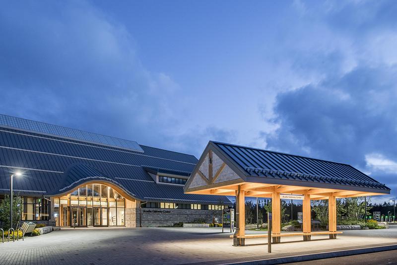 Press kit | 7896-01 - Press release | New Energy Works wins at the Architizer A+Awards for Acadia Gateway Center - New Energy Works - Commercial Architecture - Photo credit: Scott Hemenway Photography