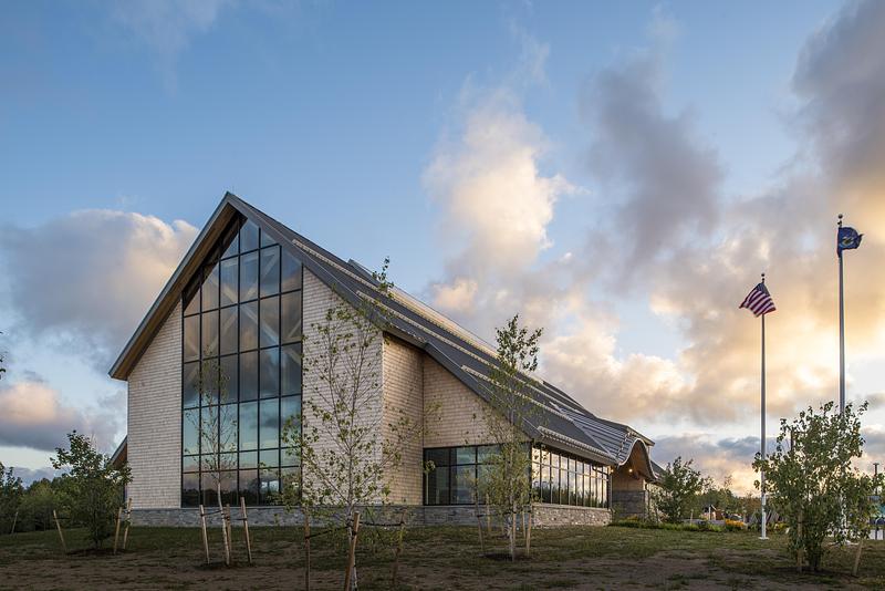 Press kit | 7896-01 - Press release | New Energy Works wins at the Architizer A+Awards for Acadia Gateway Center - New Energy Works - Commercial Architecture - Photo credit: Scott Hemenway Photography