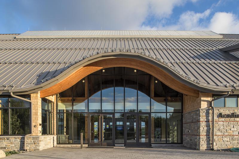 Press kit | 7896-01 - Press release | New Energy Works wins at the Architizer A+Awards for Acadia Gateway Center - New Energy Works - Commercial Architecture - Photo credit: Scott Hemenway Photography